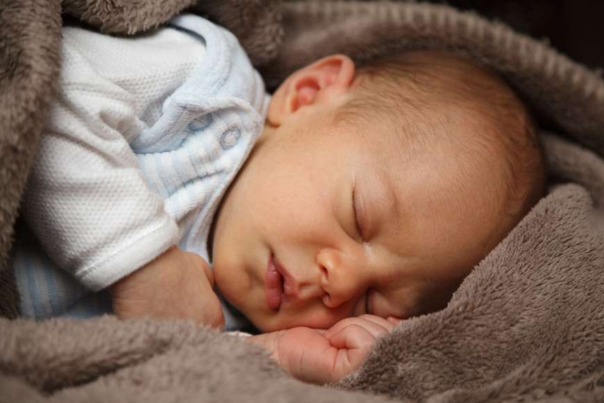 Dywan do pokoju niemowlaka - jakie atesty powinien mieć, aby był w pełni bezpieczny?